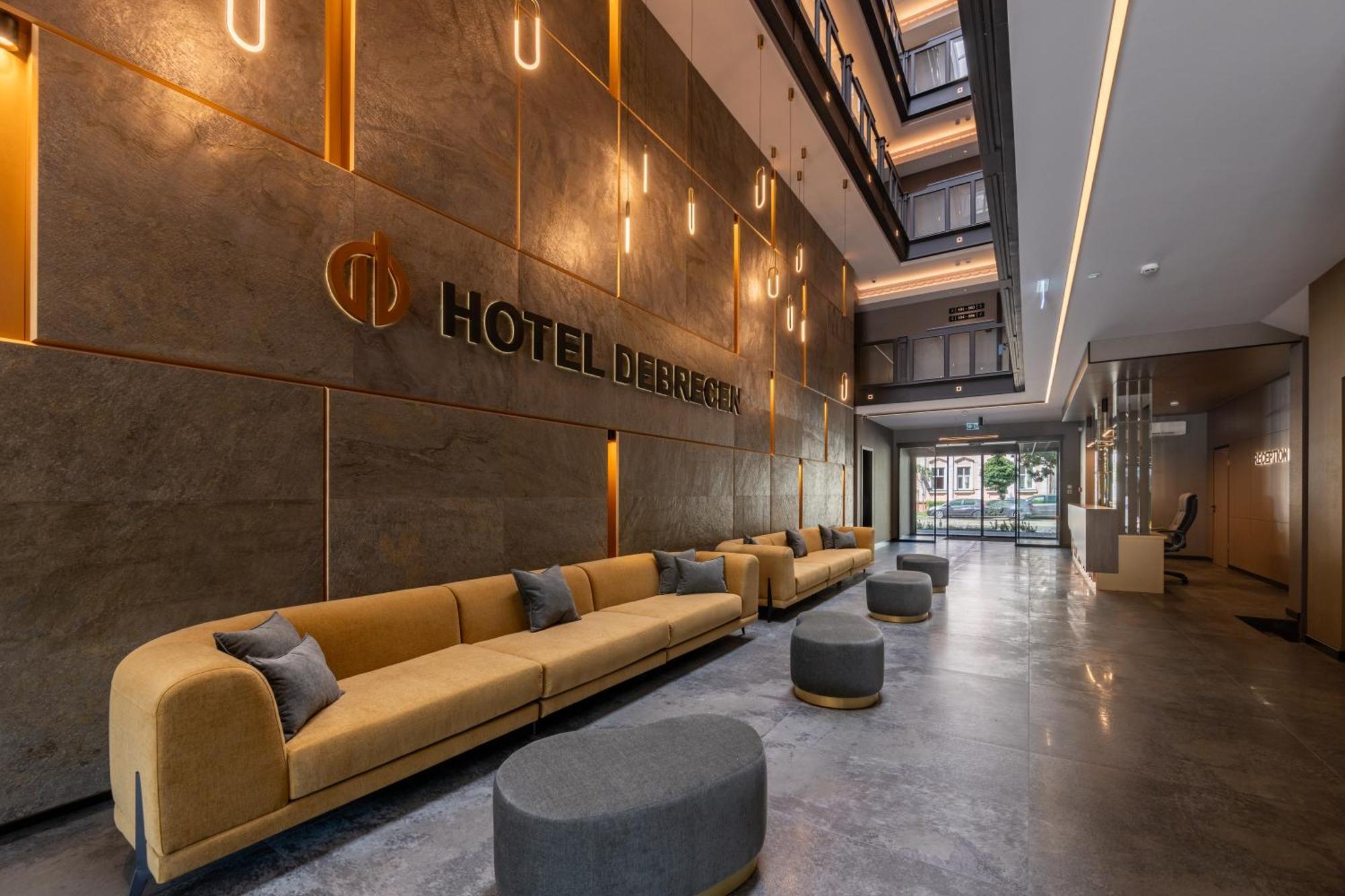 Hotel Дебрецен Екстериор снимка