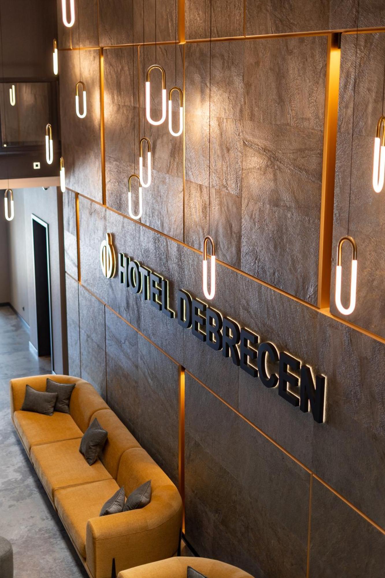 Hotel Дебрецен Екстериор снимка