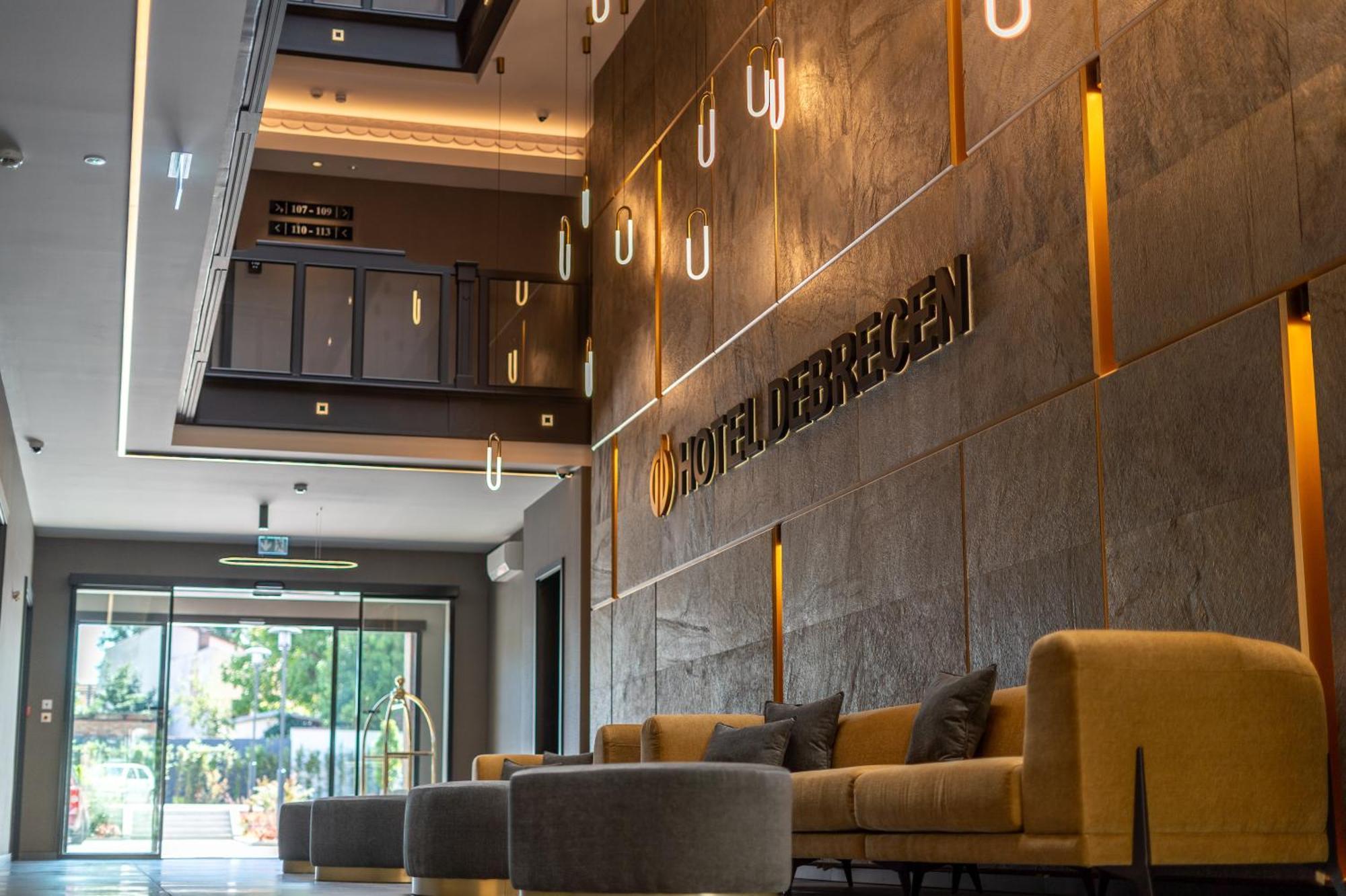 Hotel Дебрецен Екстериор снимка